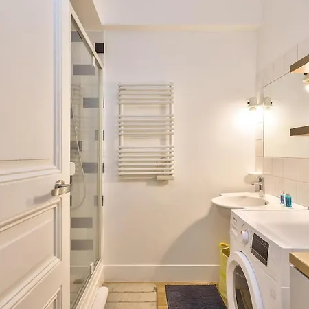 New Paradis - 2bdrs Flat In The Heart Of