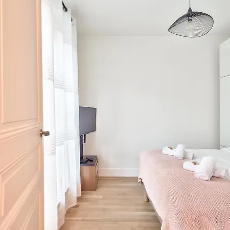 New Paradis - 2bdrs Flat In The Heart Of